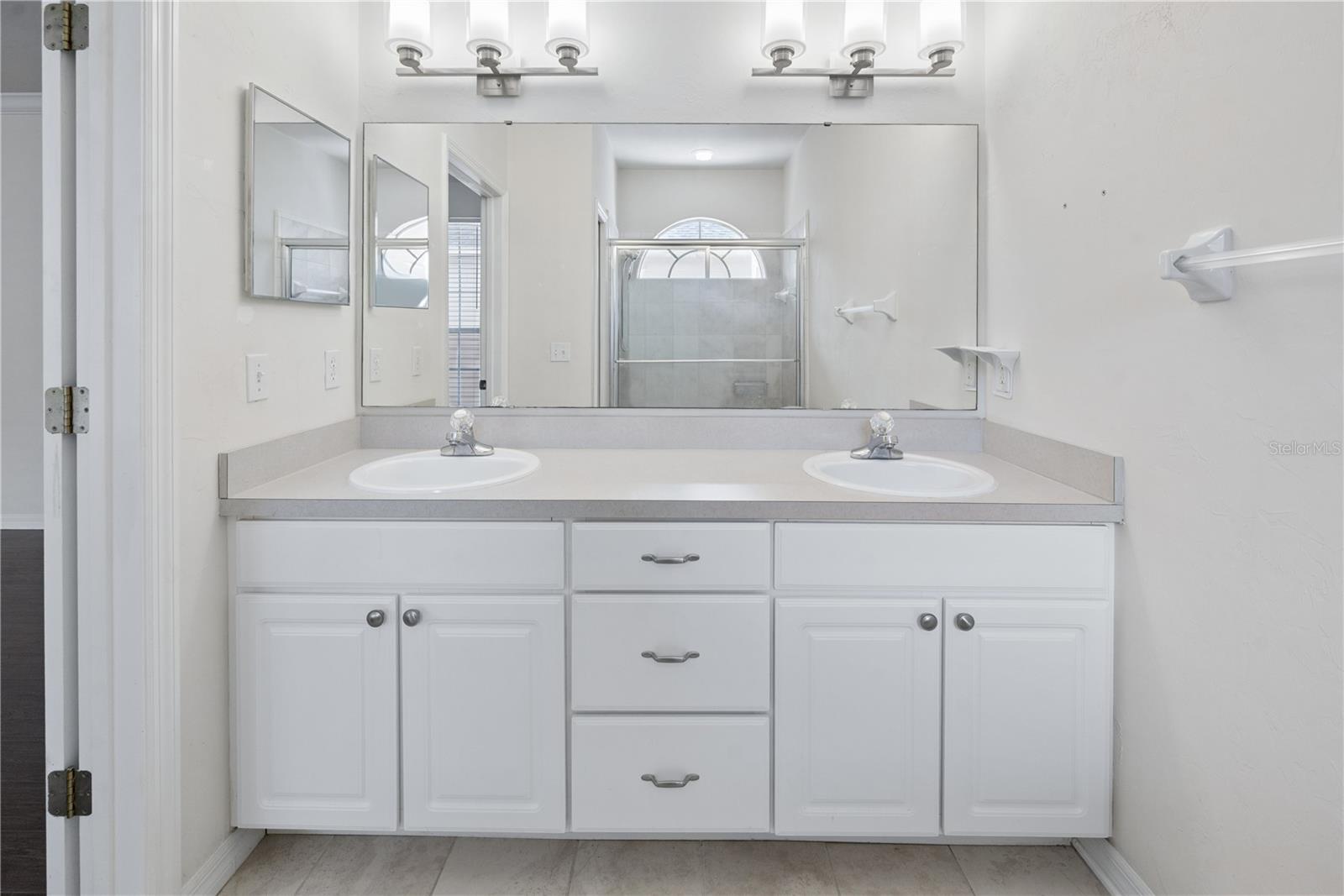 Image 40 of 55 For 11688 17th Place