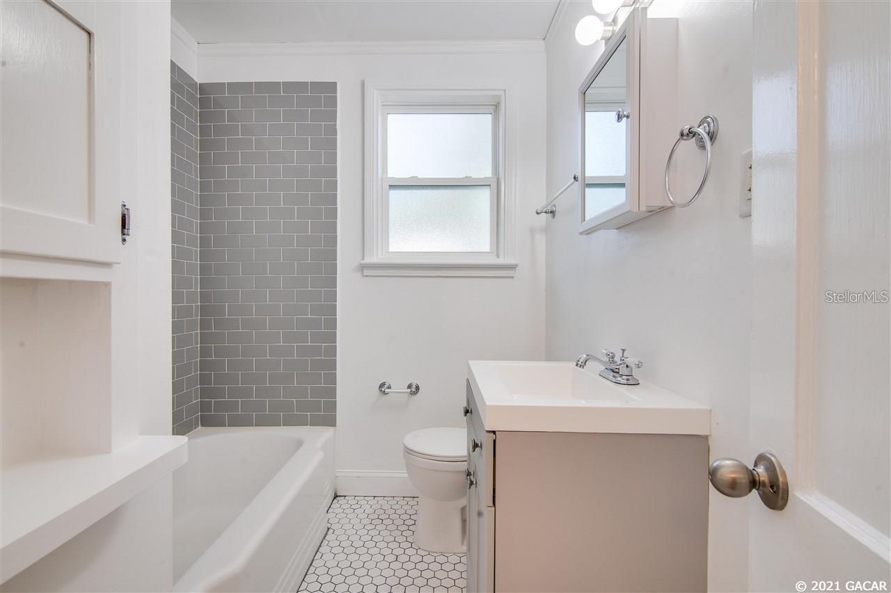 Image 16 of 21 For 1028 7th Avenue