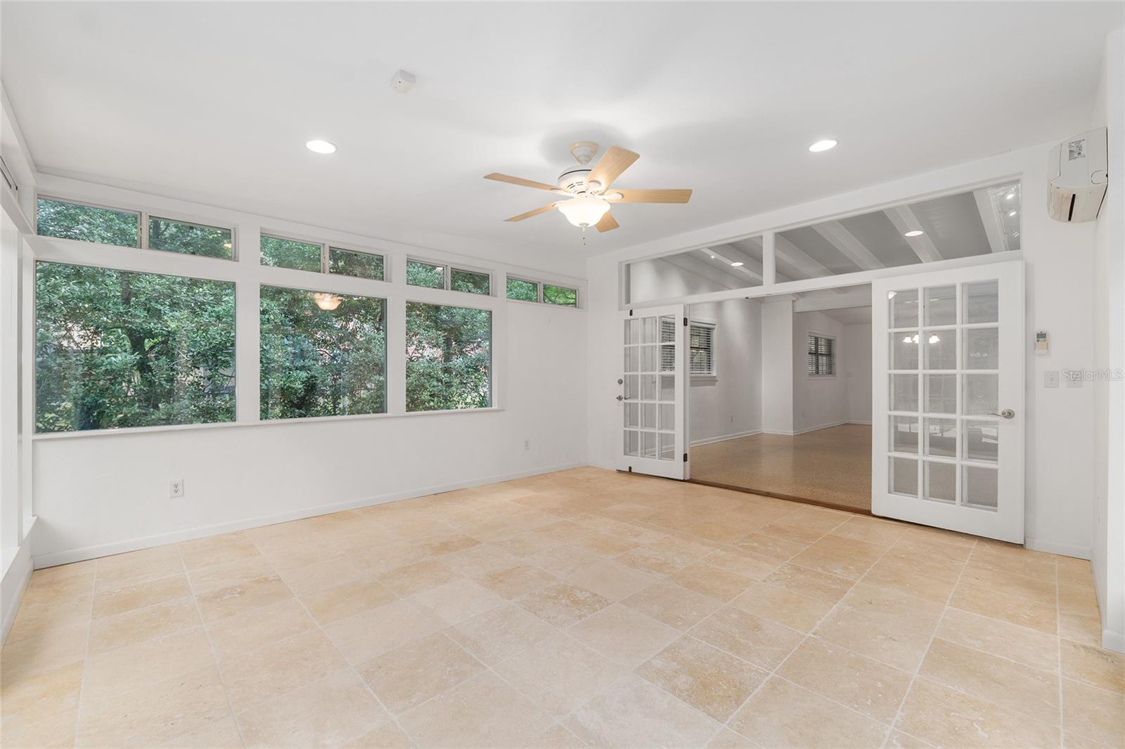 Image 18 of 92 For 2111 44th Avenue