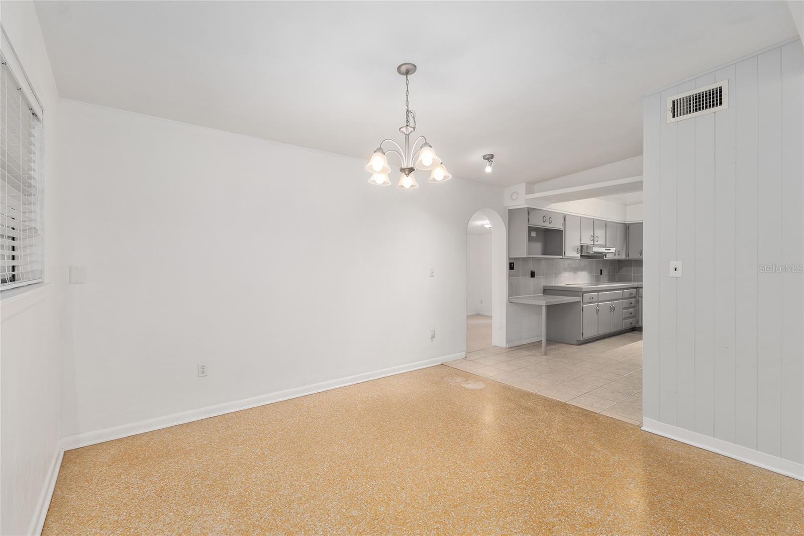 Image 20 of 92 For 2111 44th Avenue