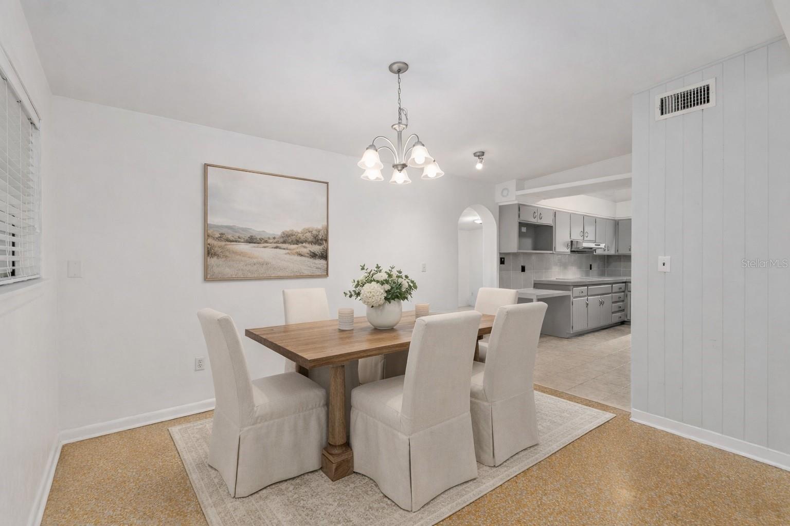 Image 21 of 92 For 2111 44th Avenue