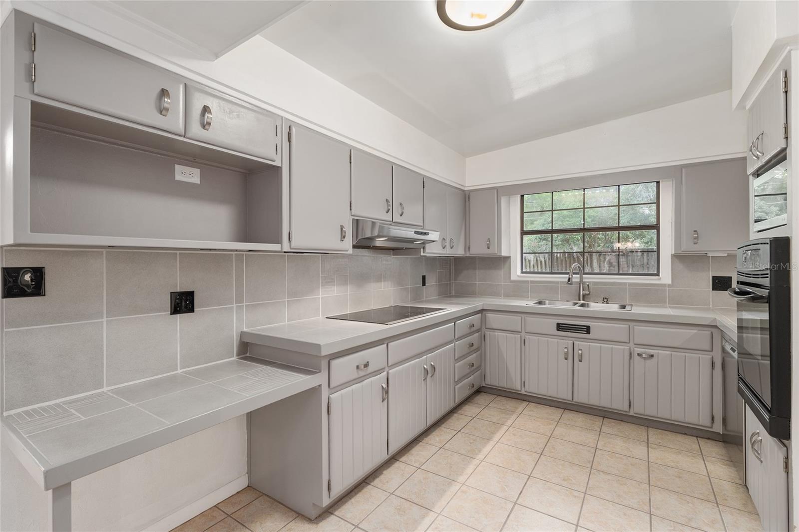 Image 23 of 92 For 2111 44th Avenue