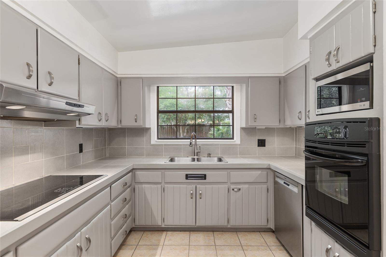 Image 24 of 92 For 2111 44th Avenue