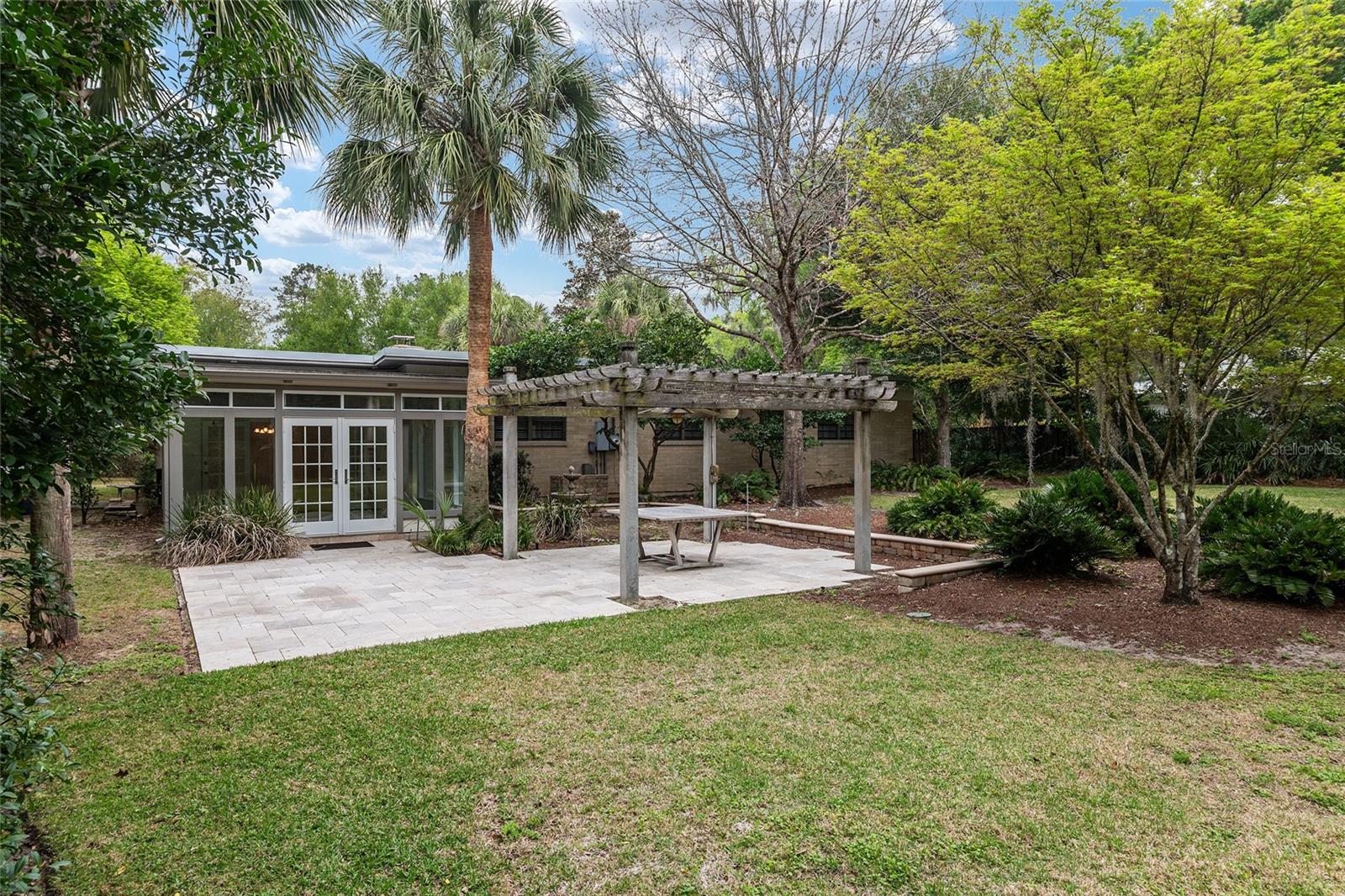 Image 3 of 92 For 2111 44th Avenue