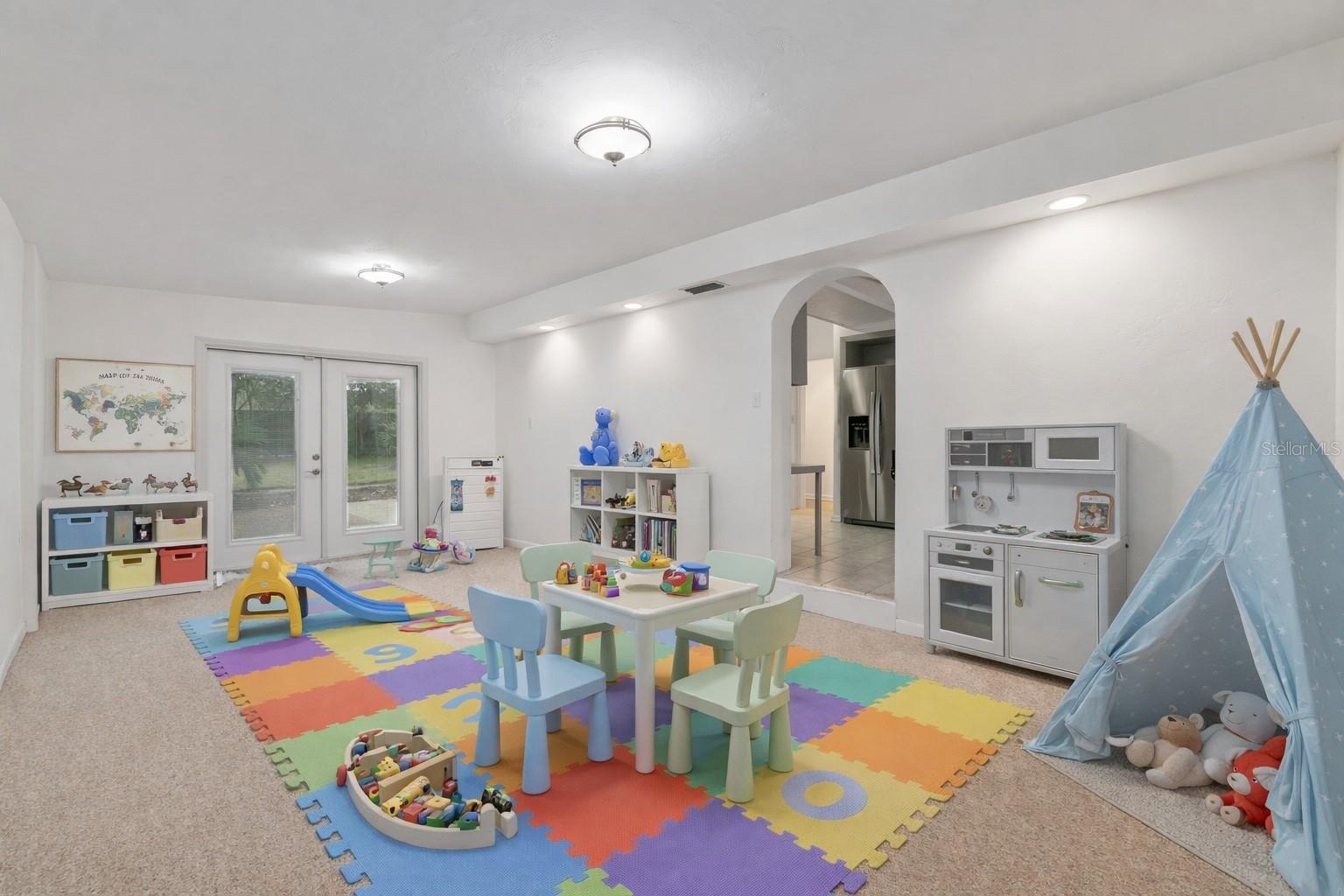 Image 32 of 92 For 2111 44th Avenue