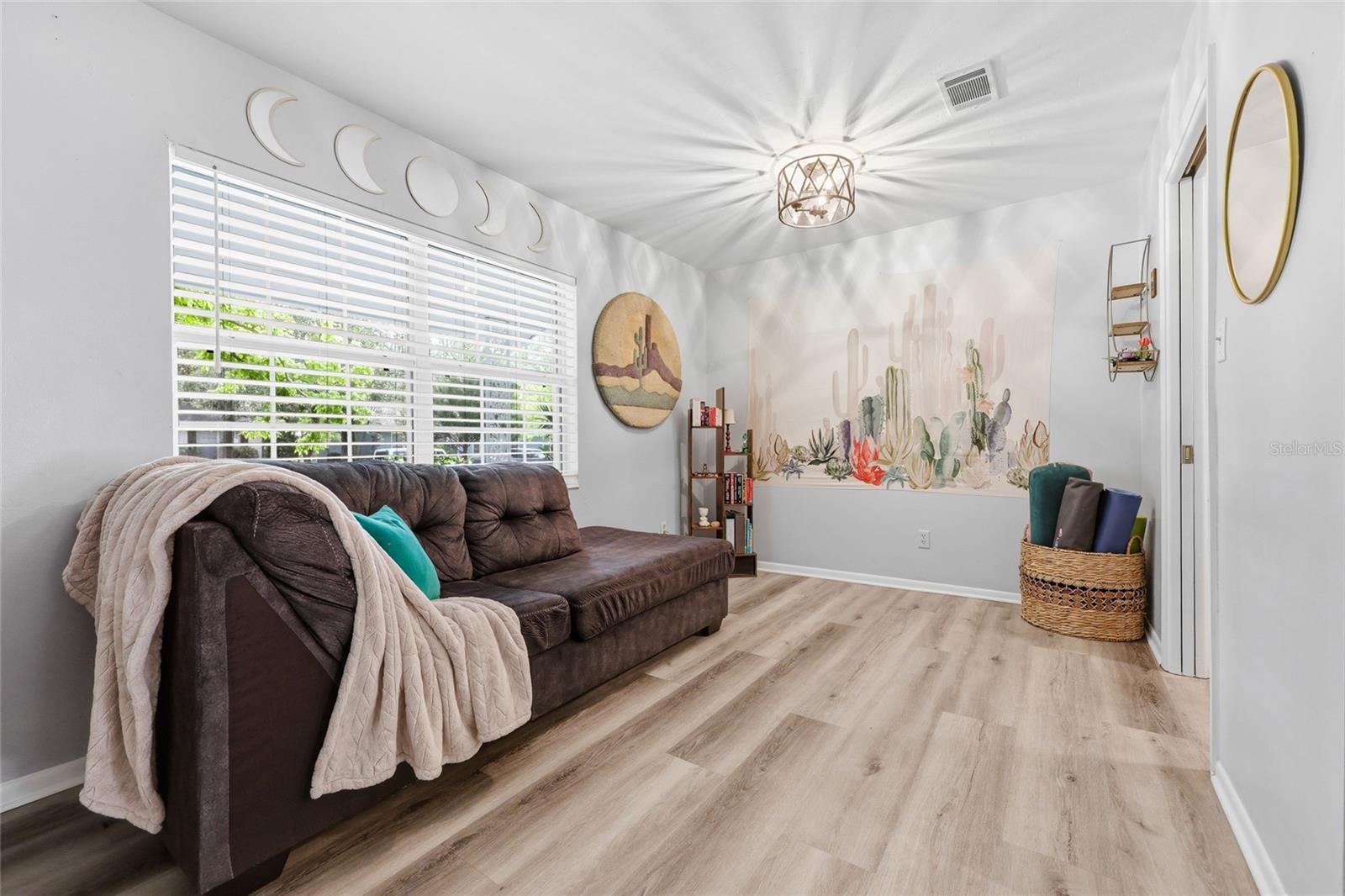 Image 13 of 32 For 4706 28th Terrace