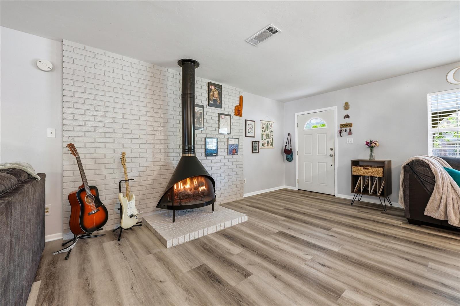 Image 7 of 32 For 4706 28th Terrace