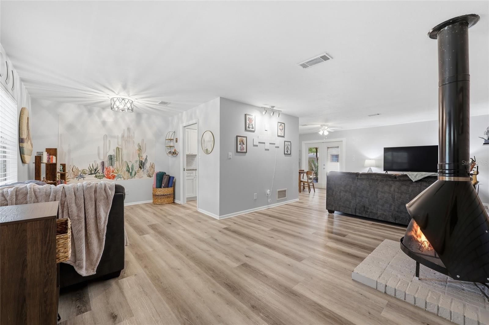 Image 8 of 32 For 4706 28th Terrace