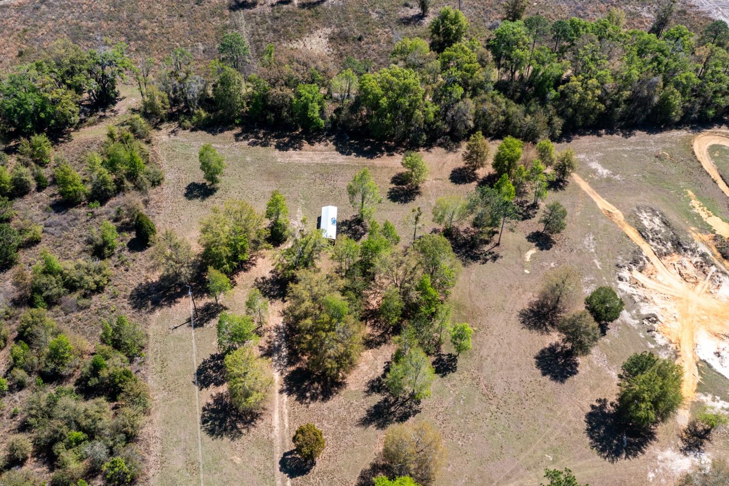 Listing photo id 8 for 203 Pigeon Court