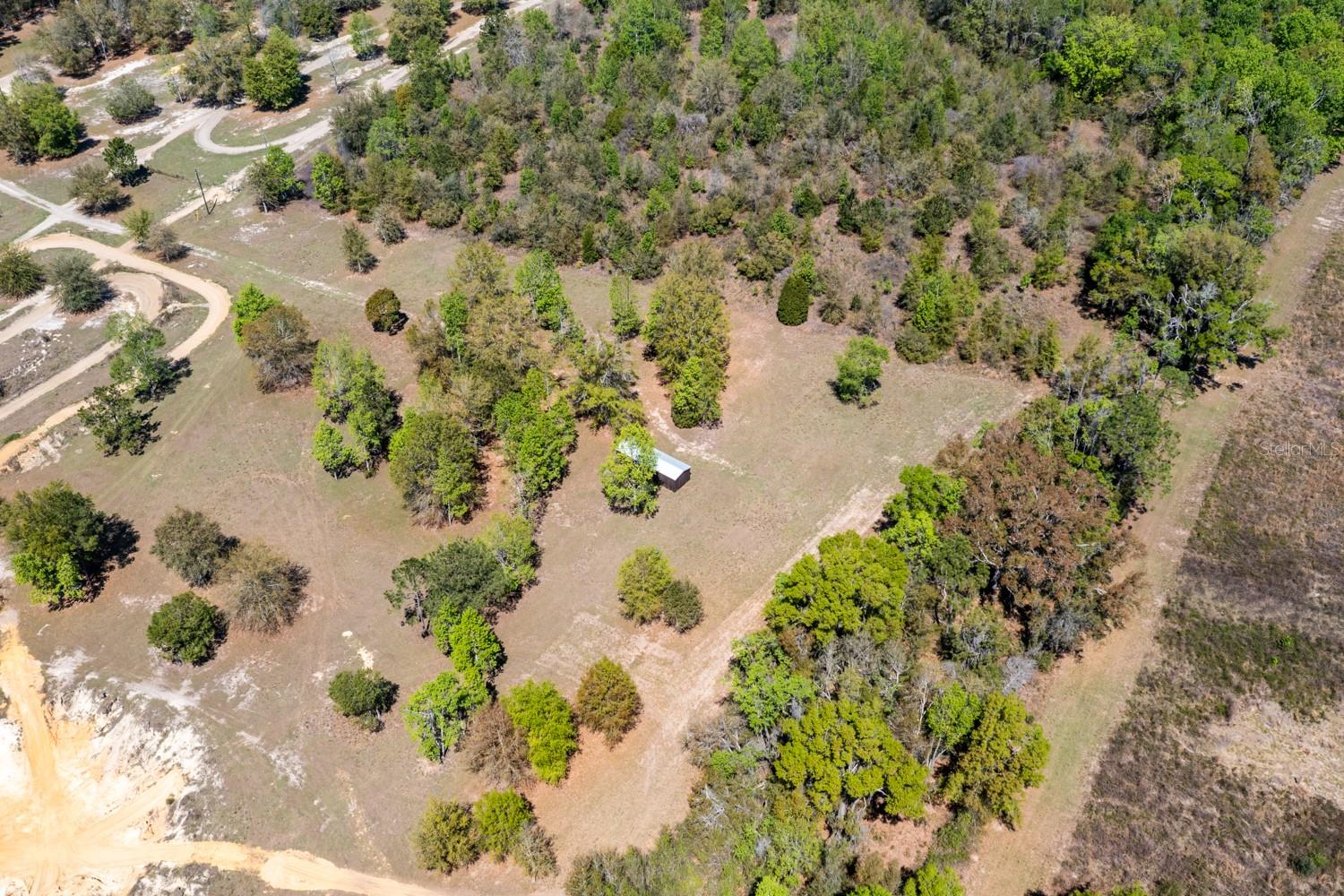 Listing photo id 10 for 203 Pigeon Court