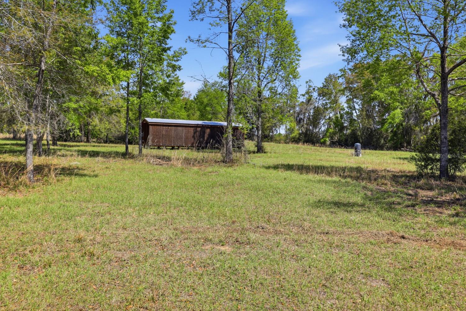 Listing photo id 14 for 203 Pigeon Court