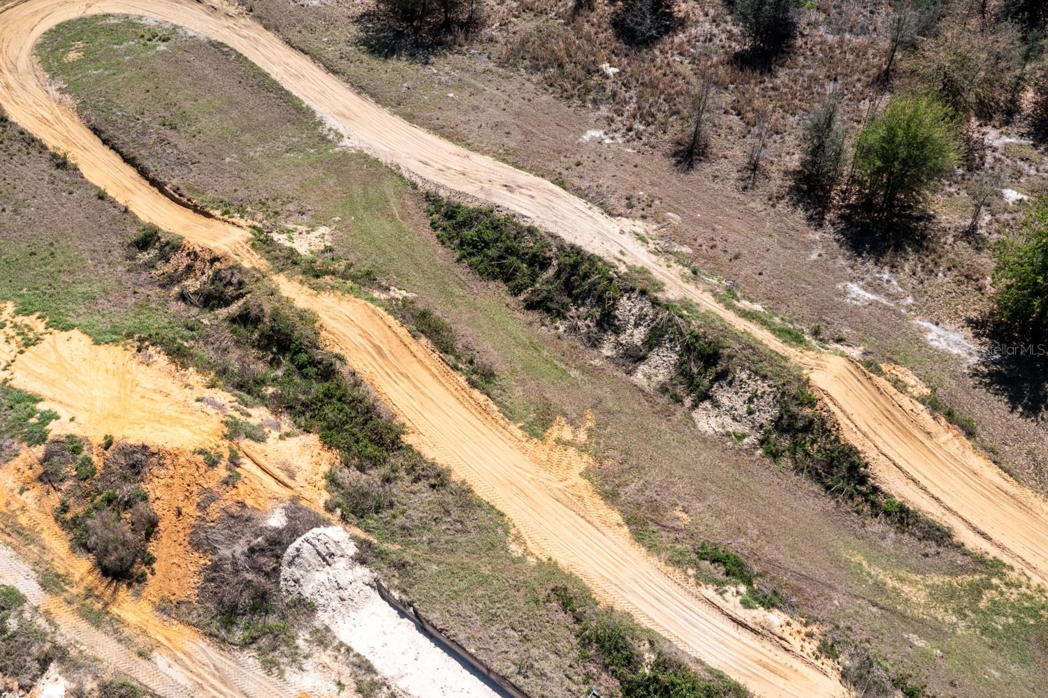 Listing photo id 18 for 203 Pigeon Court