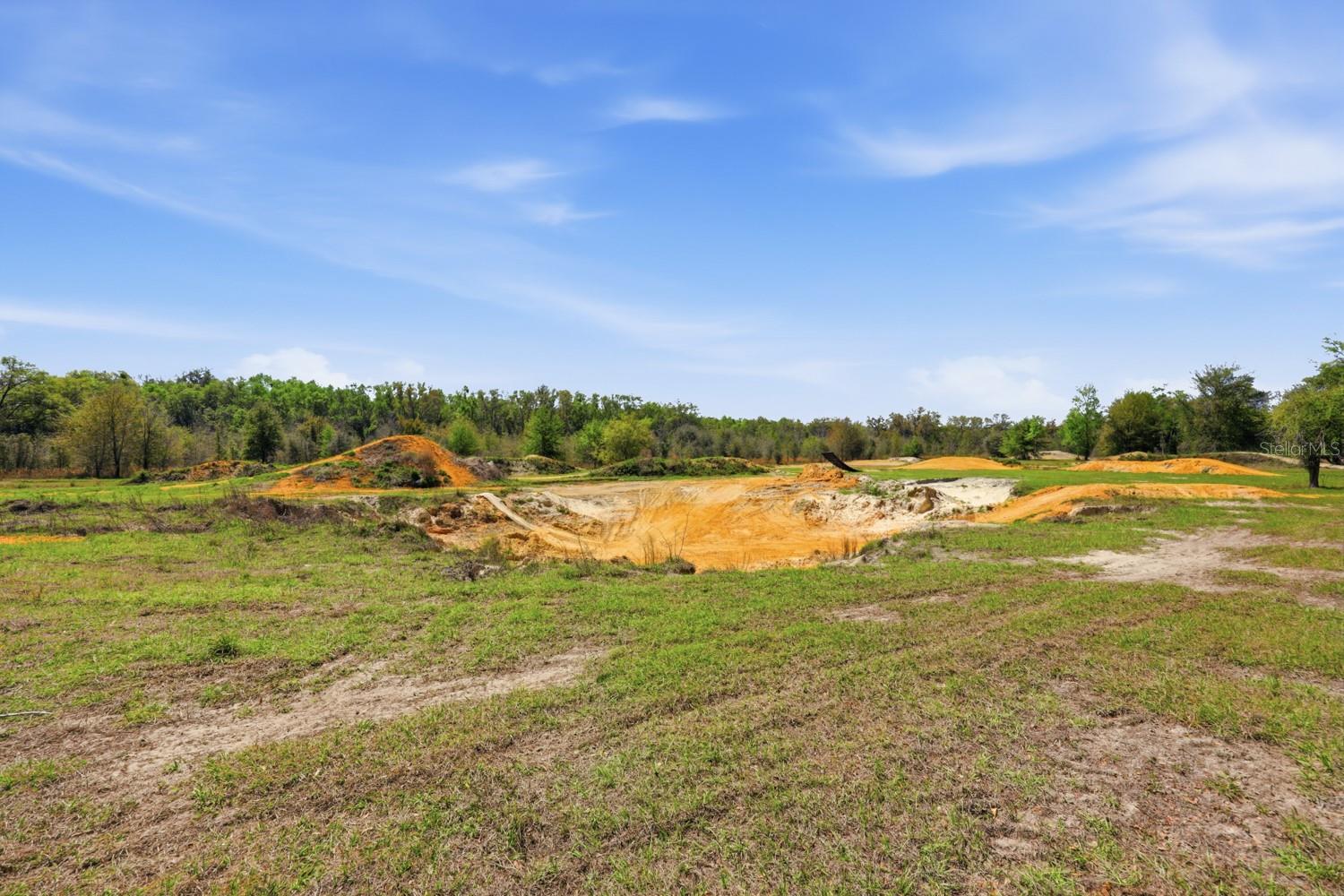 Listing photo id 25 for 203 Pigeon Court