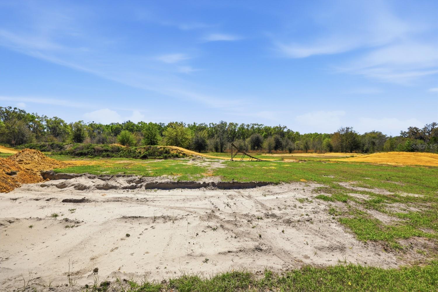 Listing photo id 27 for 203 Pigeon Court