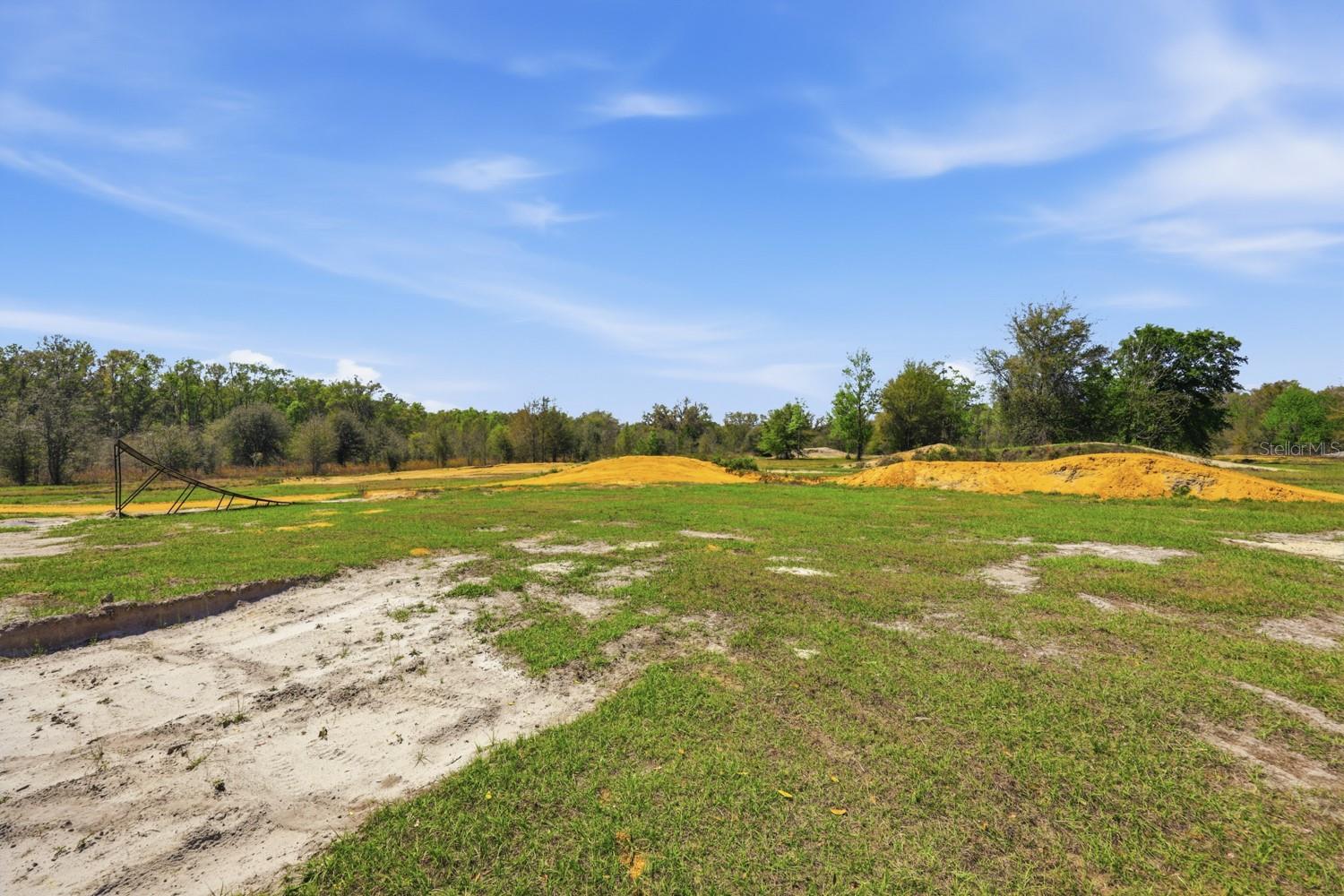 Listing photo id 29 for 203 Pigeon Court