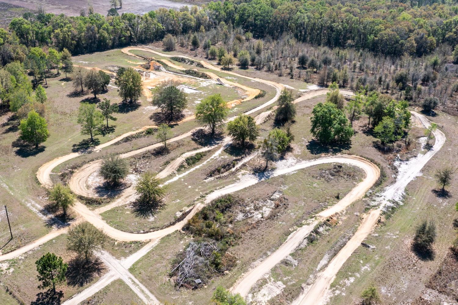 Listing photo id 32 for 203 Pigeon Court