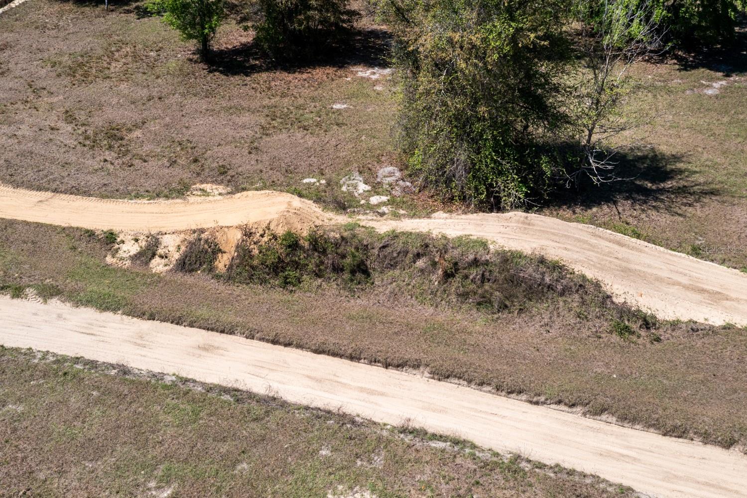 Listing photo id 36 for 203 Pigeon Court