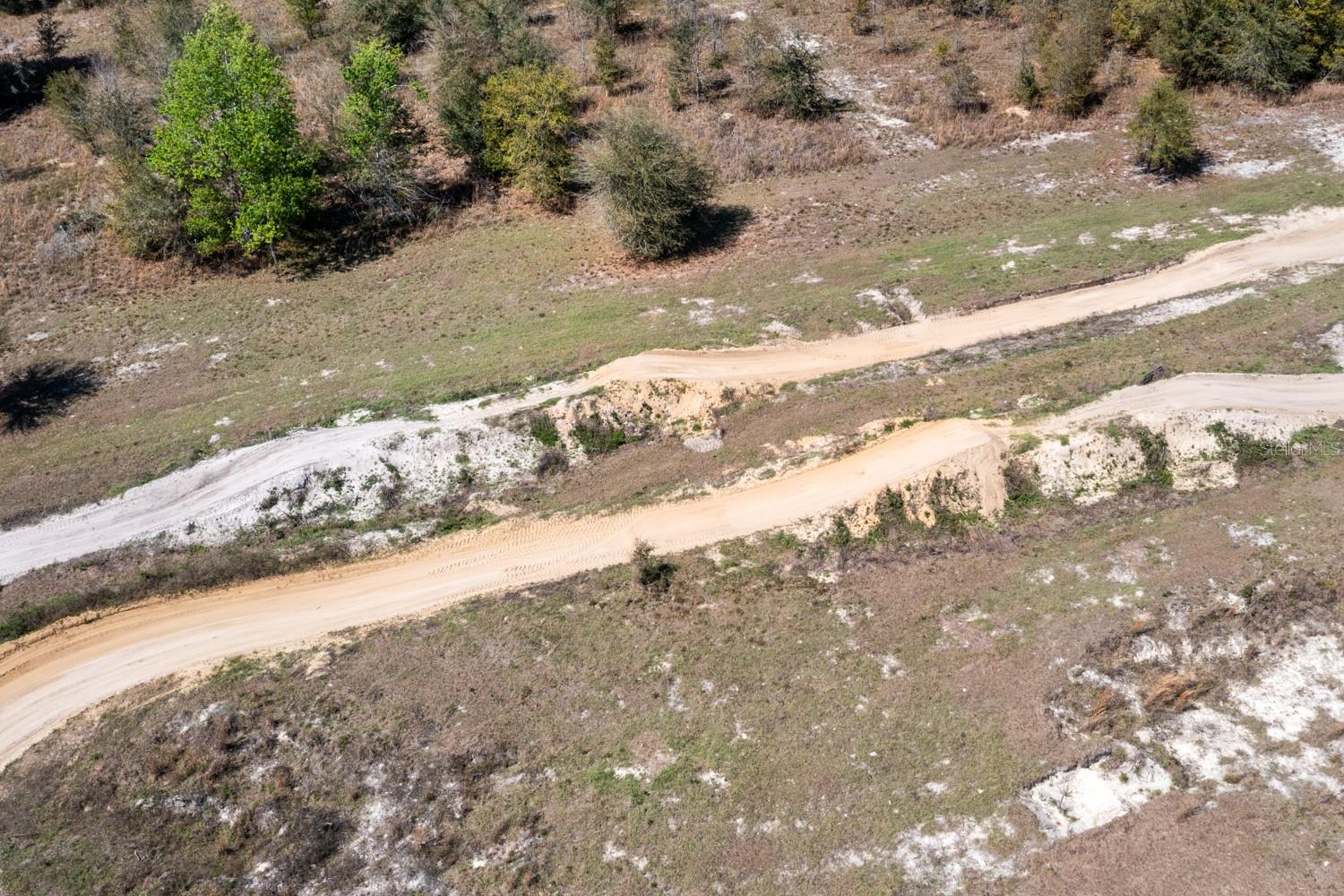 Listing photo id 37 for 203 Pigeon Court