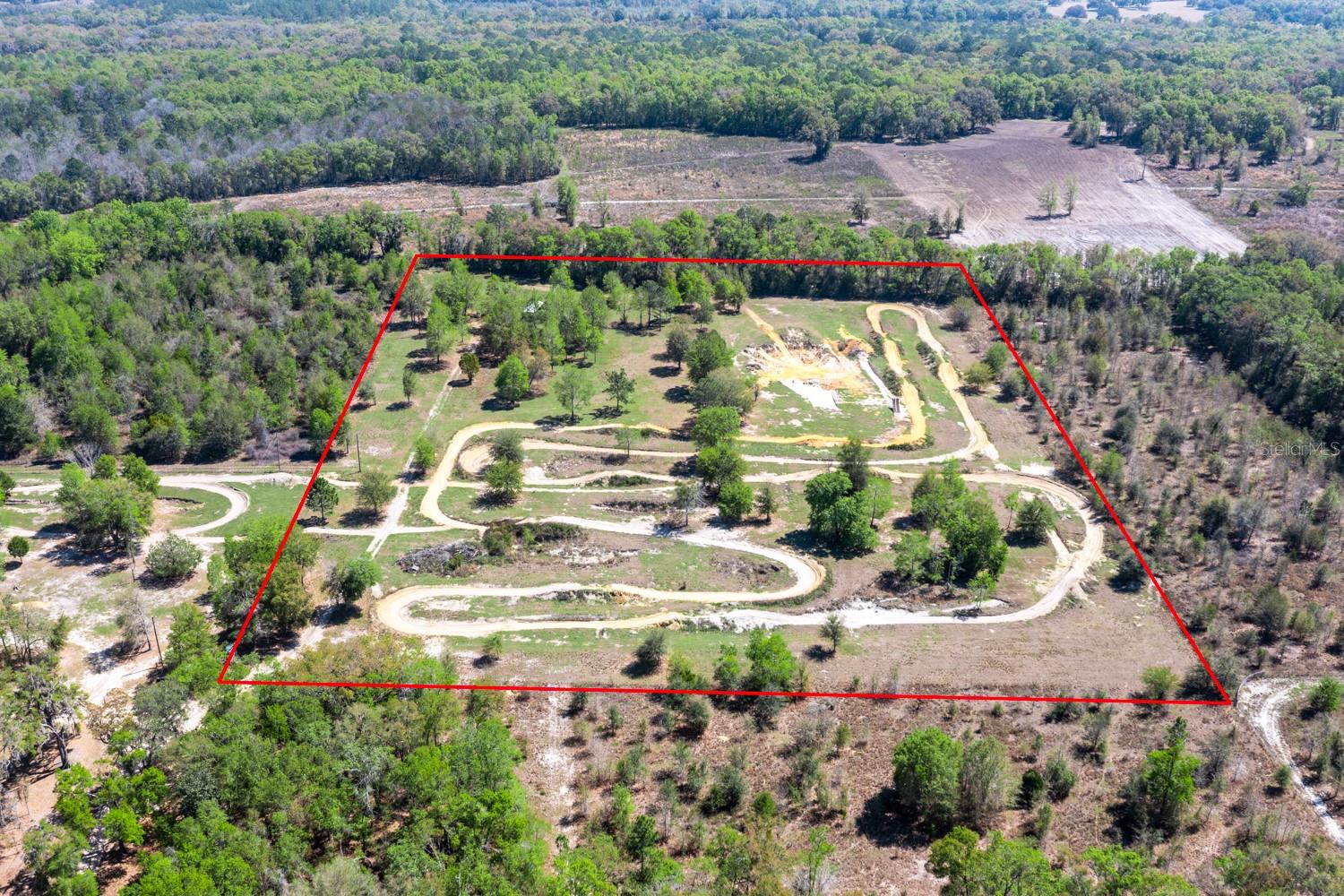 Listing photo id 2 for 203 Pigeon Court