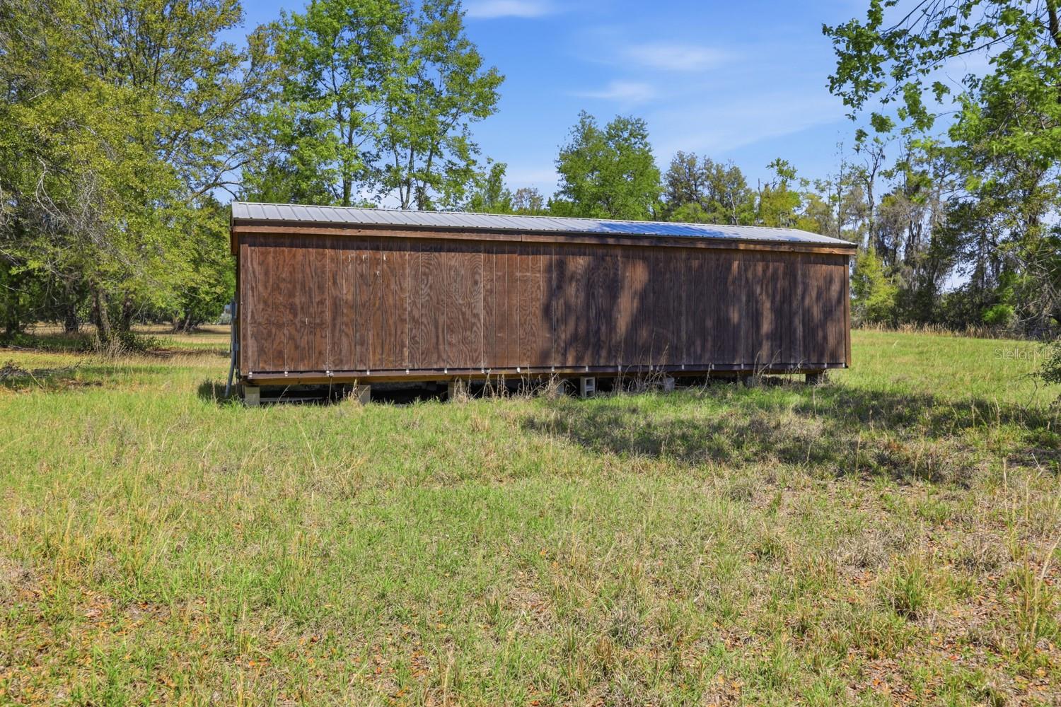 Listing photo id 41 for 203 Pigeon Court