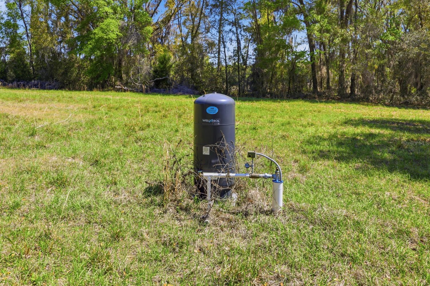 Listing photo id 42 for 203 Pigeon Court