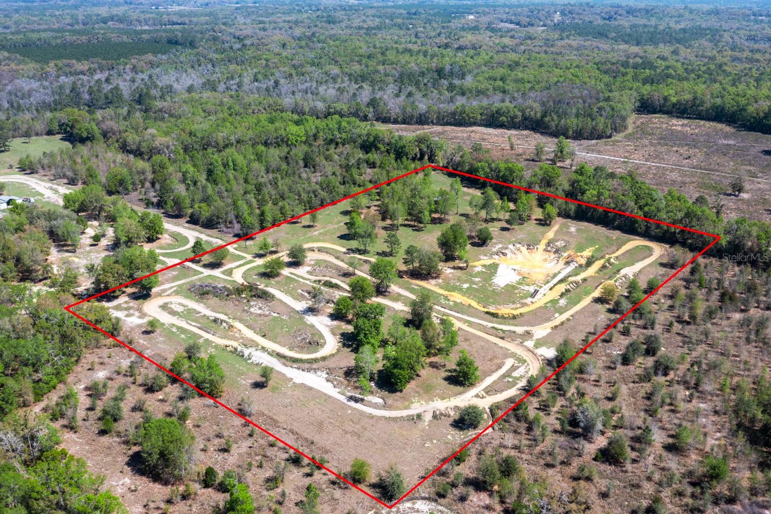 Listing photo id 46 for 203 Pigeon Court