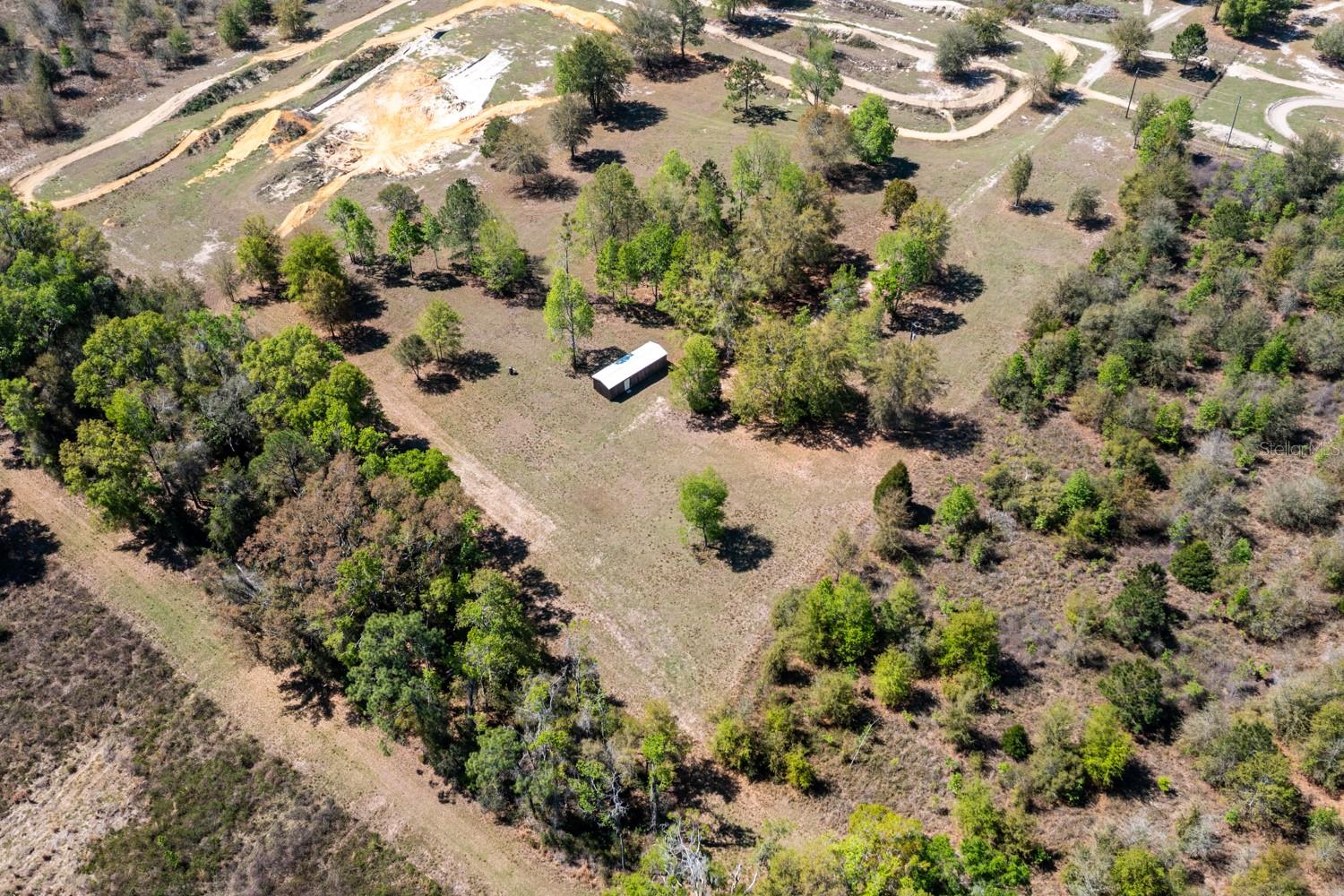 Listing photo id 5 for 203 Pigeon Court