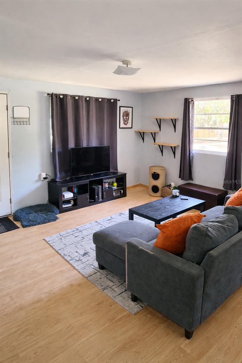 Image 6 of 11 For 2211 51st Street