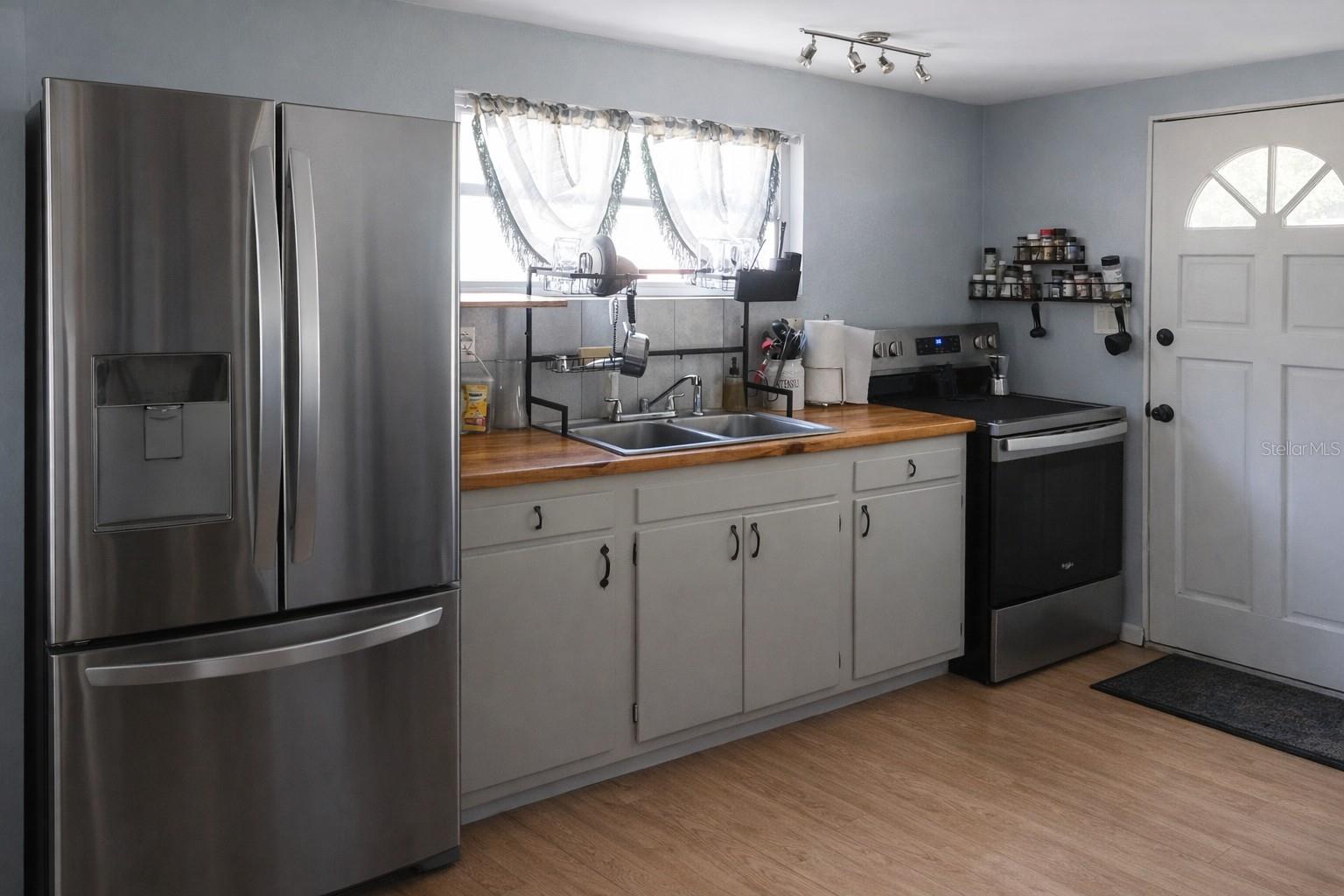 Image 7 of 11 For 2211 51st Street