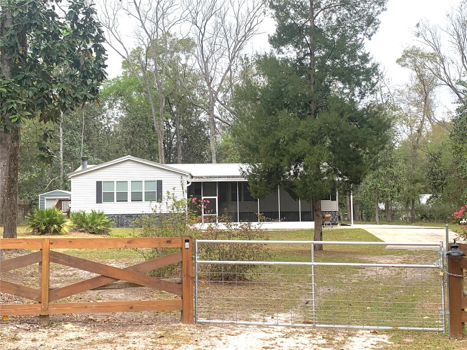 Details for 11651 127 Lane, CHIEFLAND, FL 32626