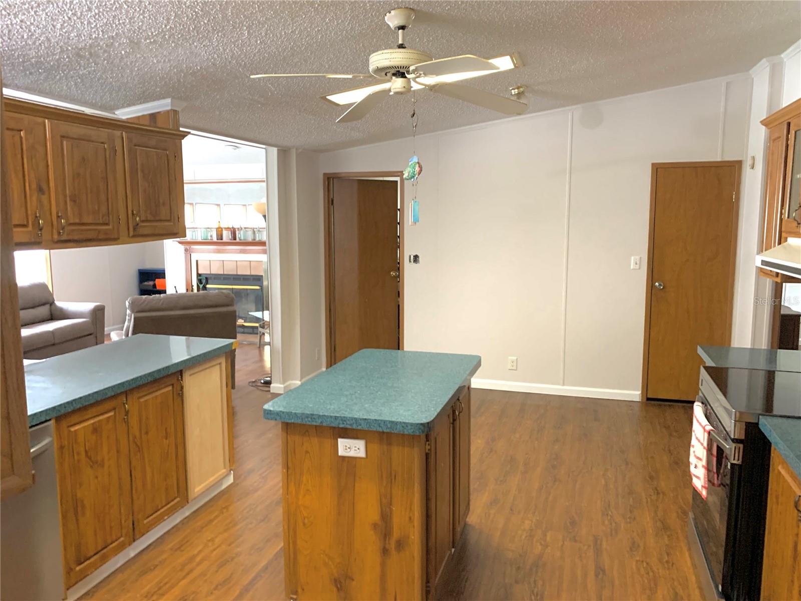 Image 26 of 55 For 11651 127 Lane