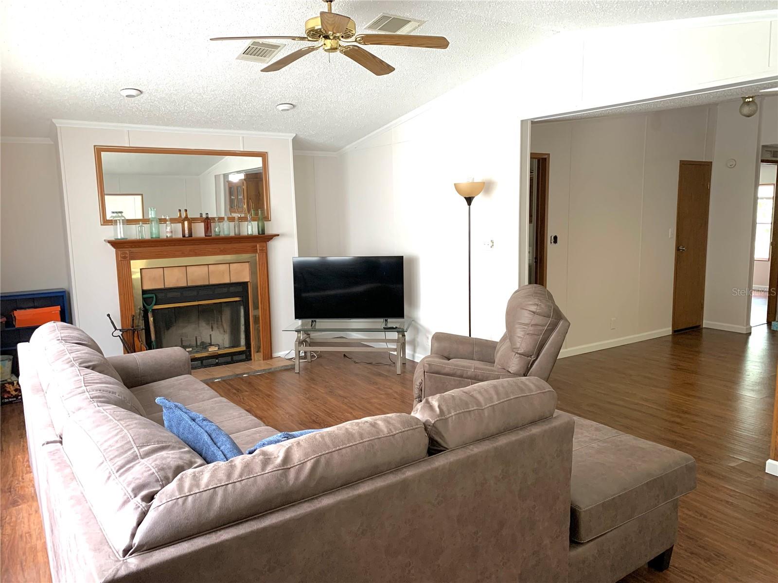 Image 31 of 55 For 11651 127 Lane