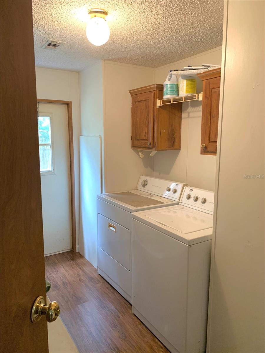 Image 34 of 55 For 11651 127 Lane