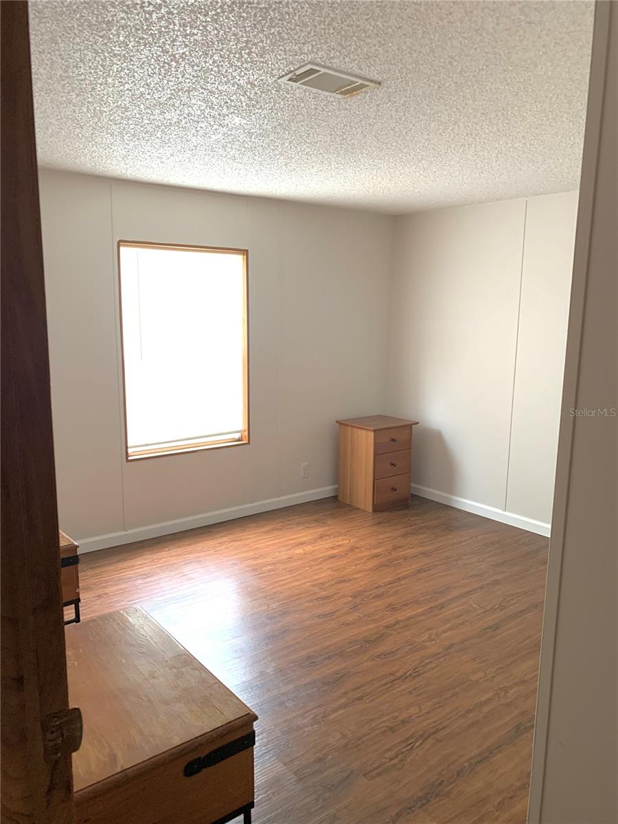 Image 35 of 55 For 11651 127 Lane