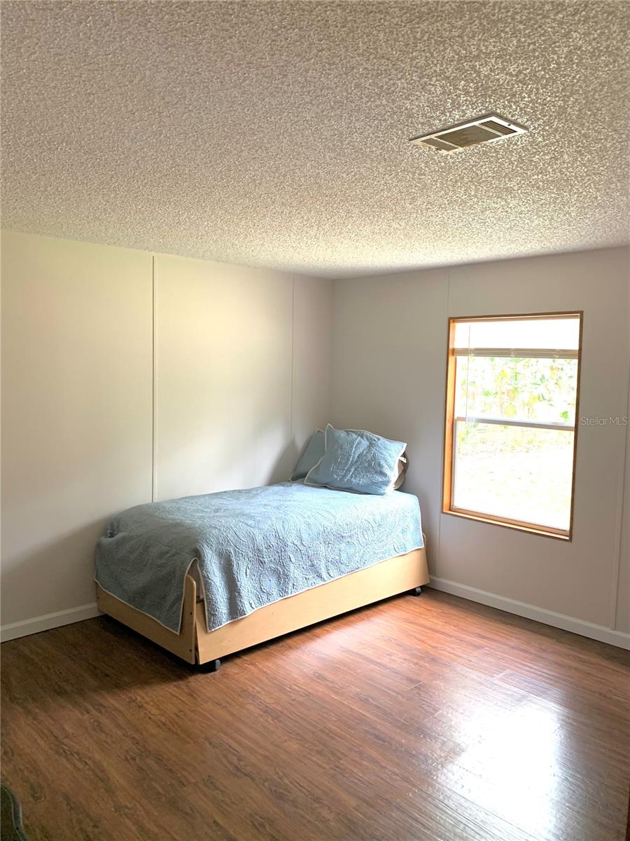 Image 37 of 55 For 11651 127 Lane