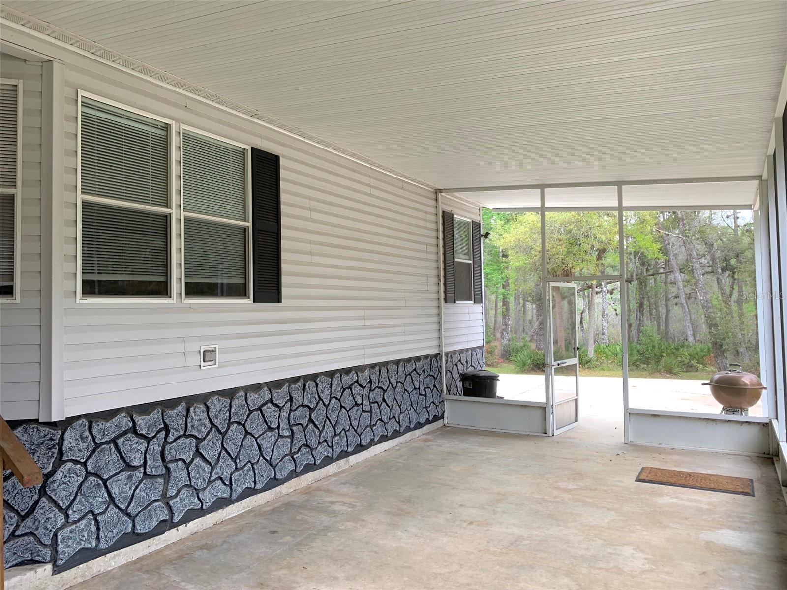 Image 43 of 55 For 11651 127 Lane