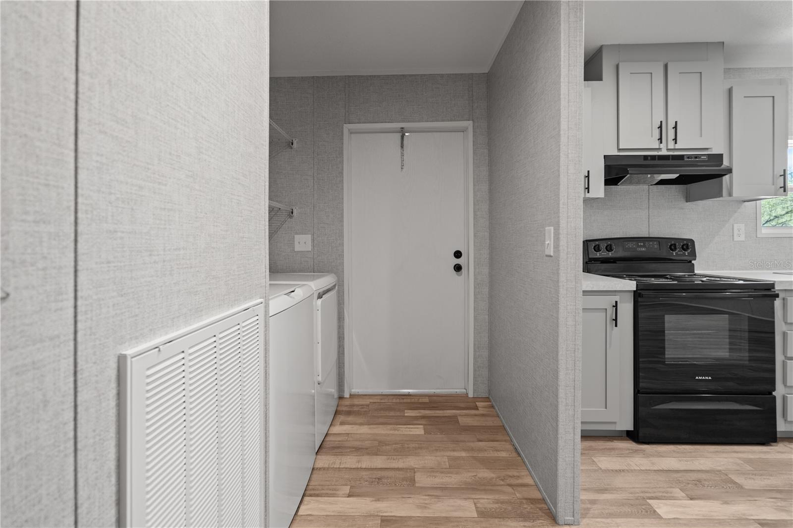 Image 11 of 37 For 8251 95th Avenue