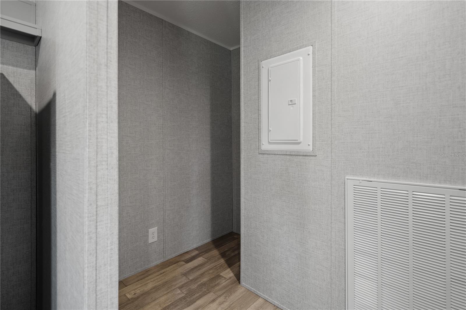 Image 13 of 37 For 8251 95th Avenue