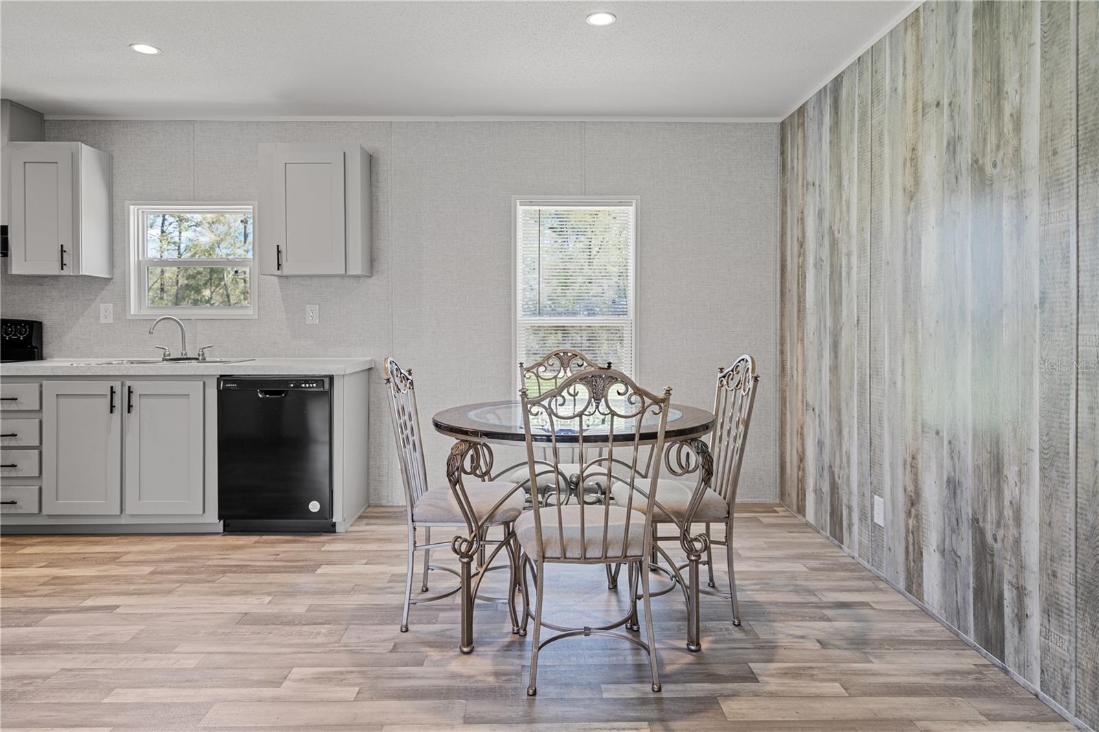 Image 6 of 37 For 8251 95th Avenue