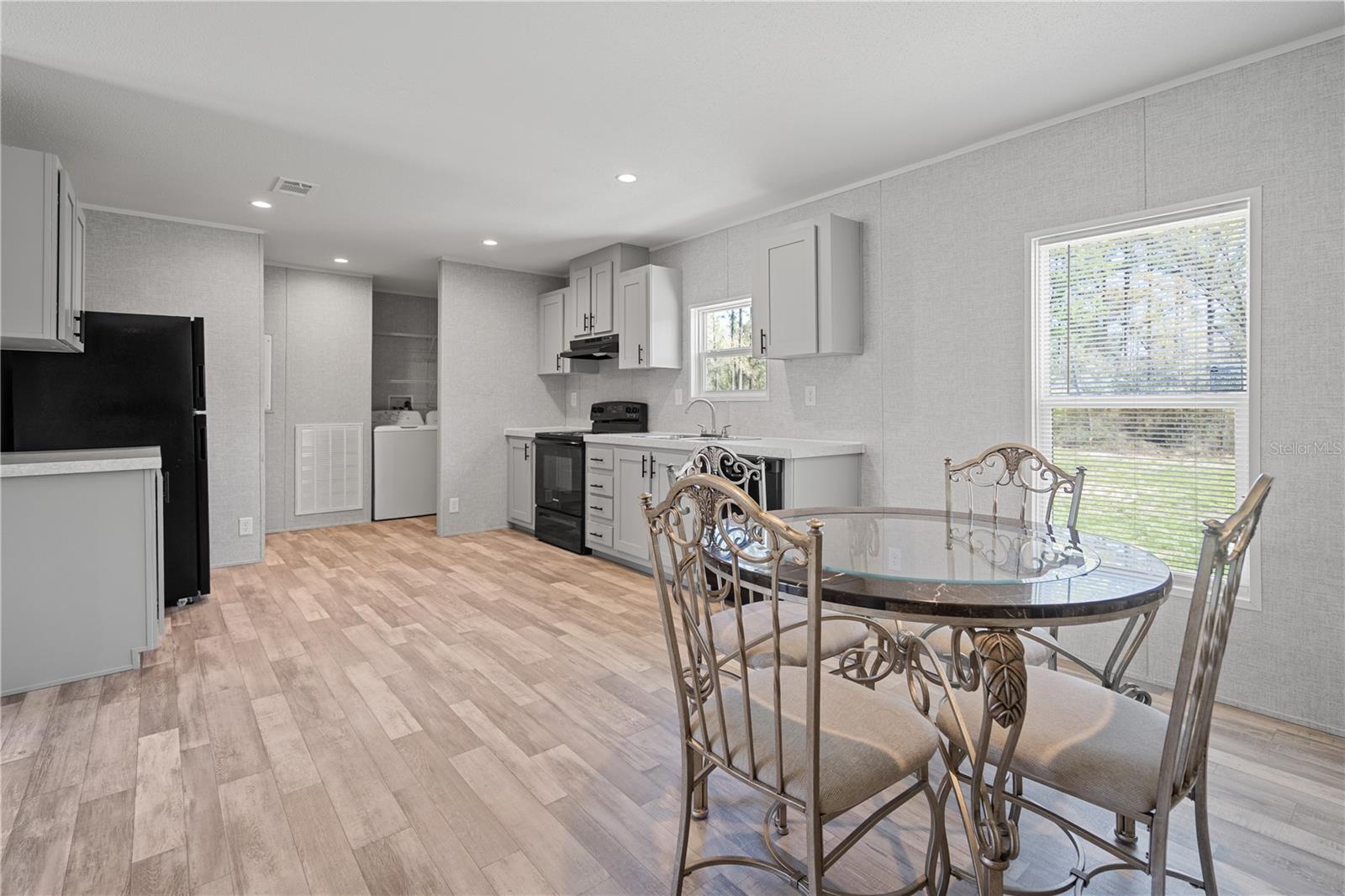 Image 7 of 37 For 8251 95th Avenue