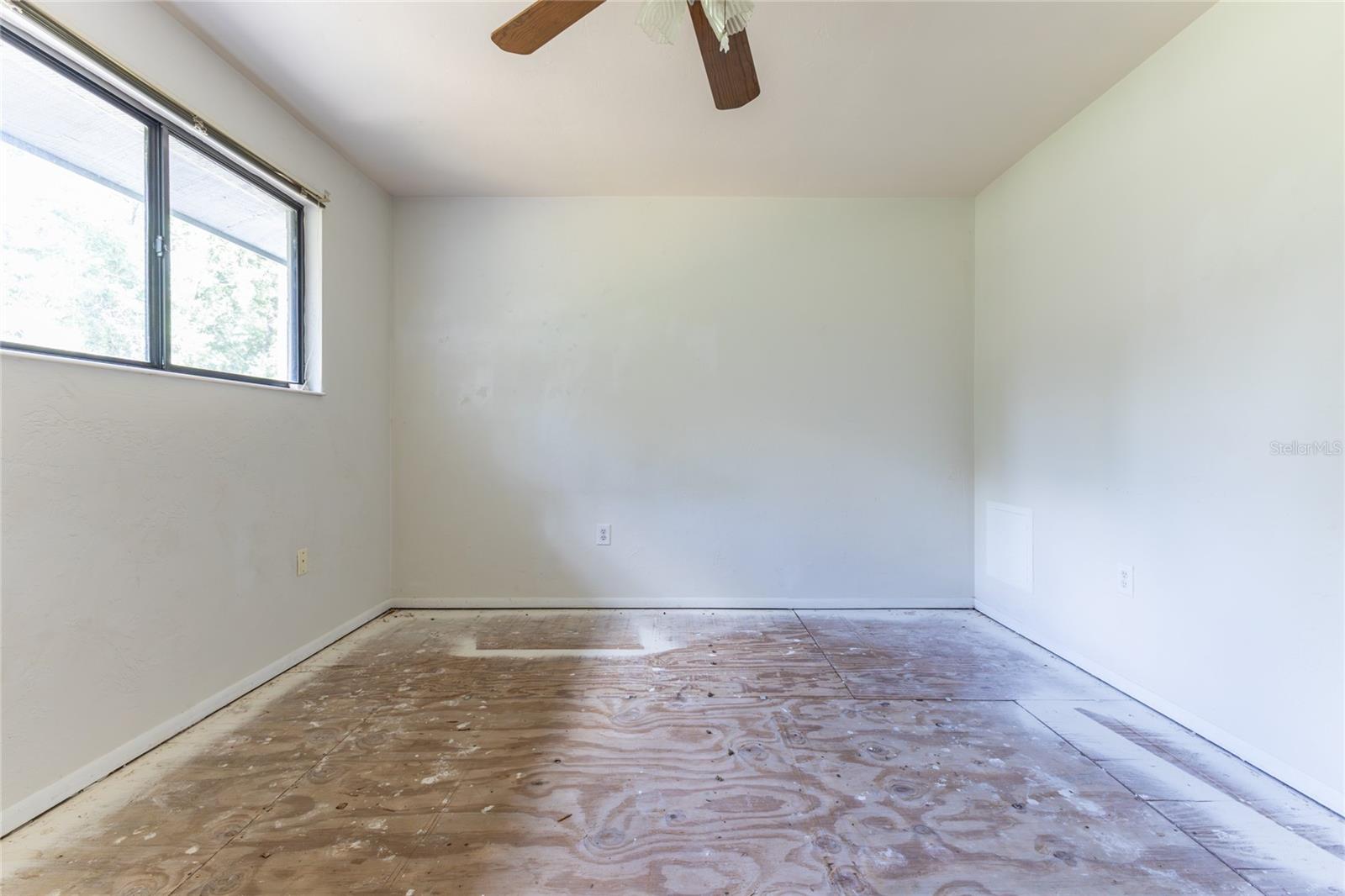 Image 26 of 35 For 4314 41st Lane 73