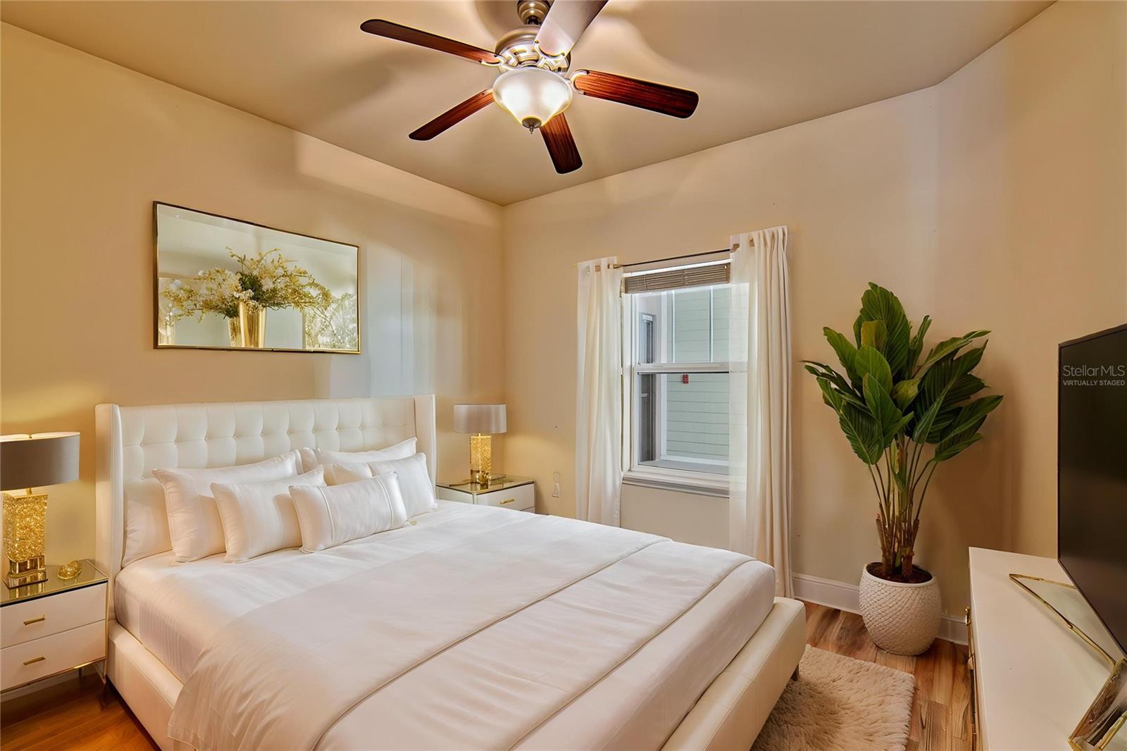 Image 17 of 26 For 1500 4th Avenue 202