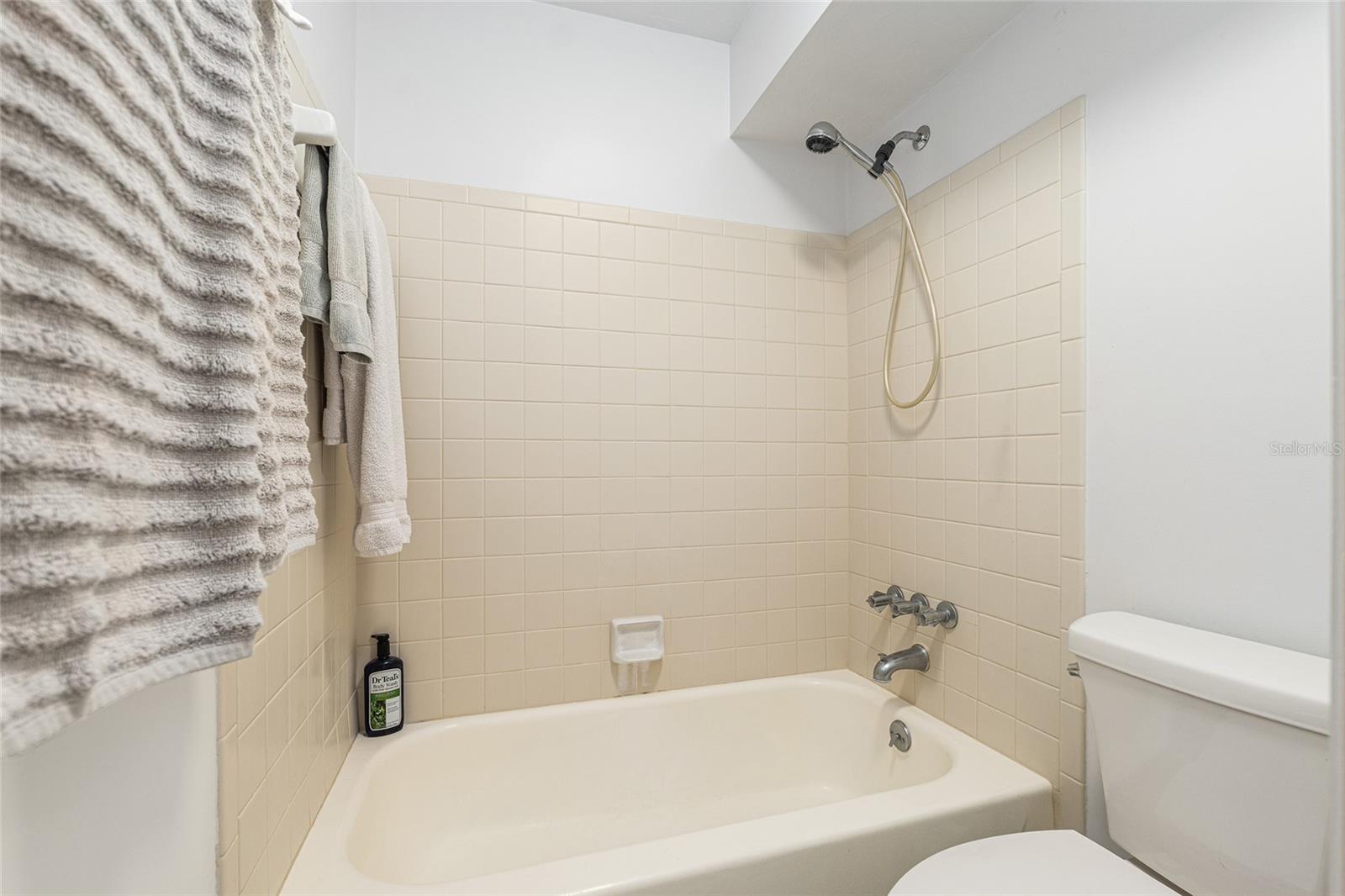 Image 22 of 37 For 2508 35th Place 34