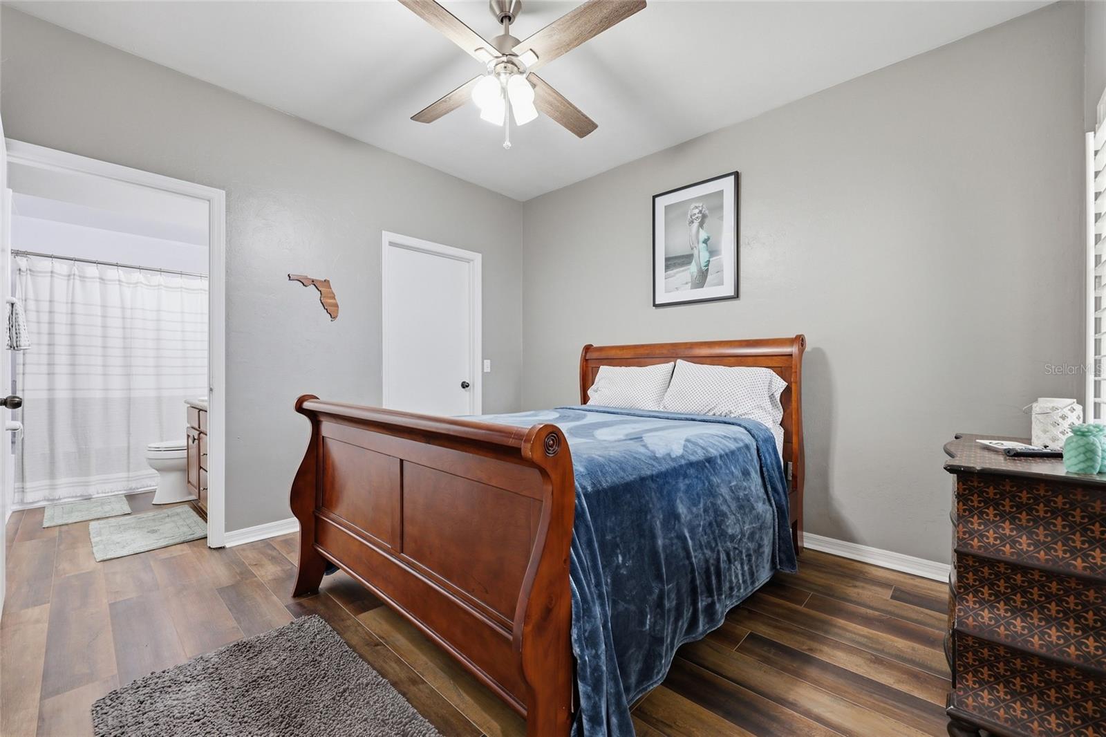 Image 11 of 31 For 4700 Archer Road 130