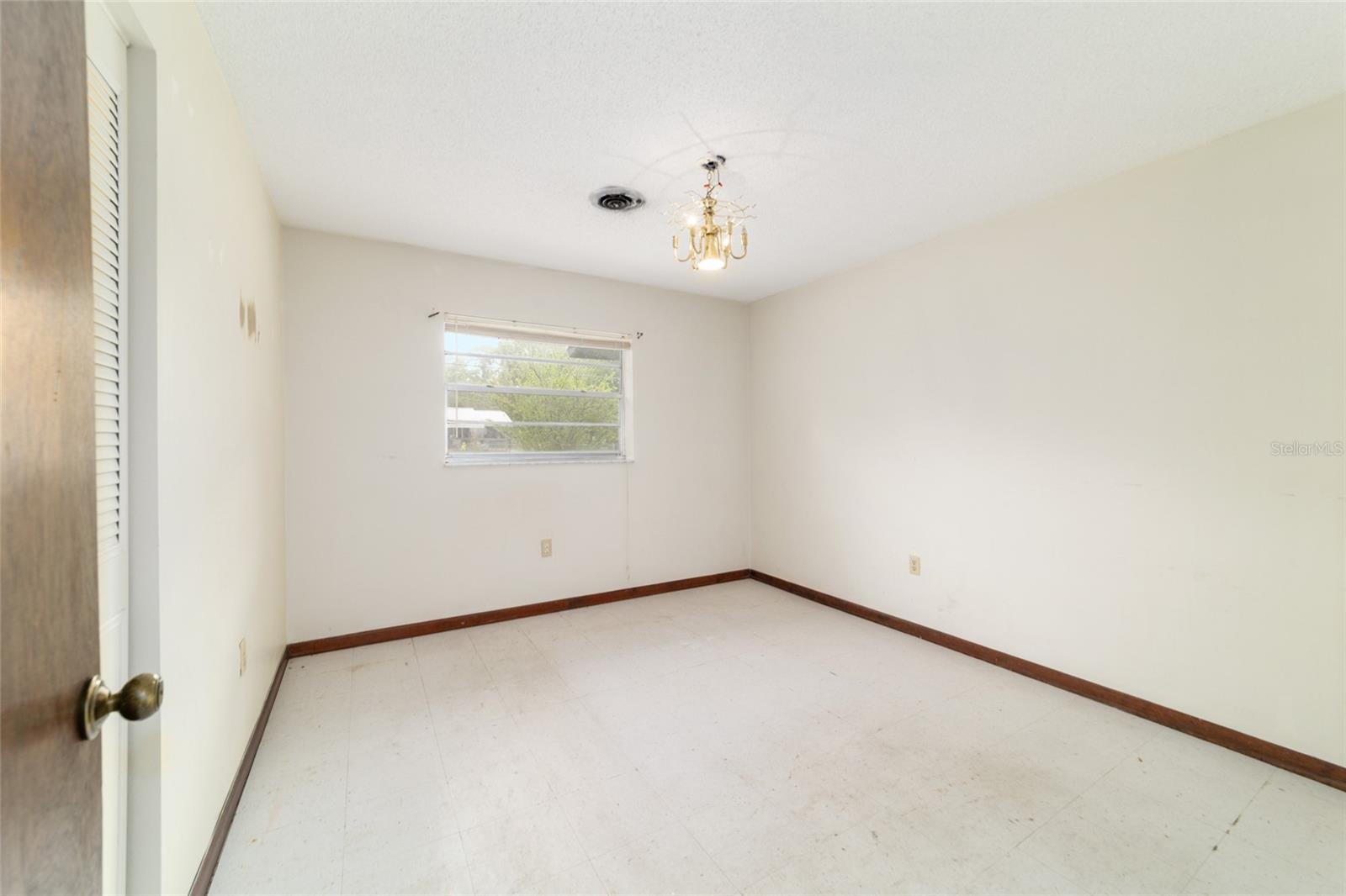 Image 11 of 67 For 1741 42nd Place