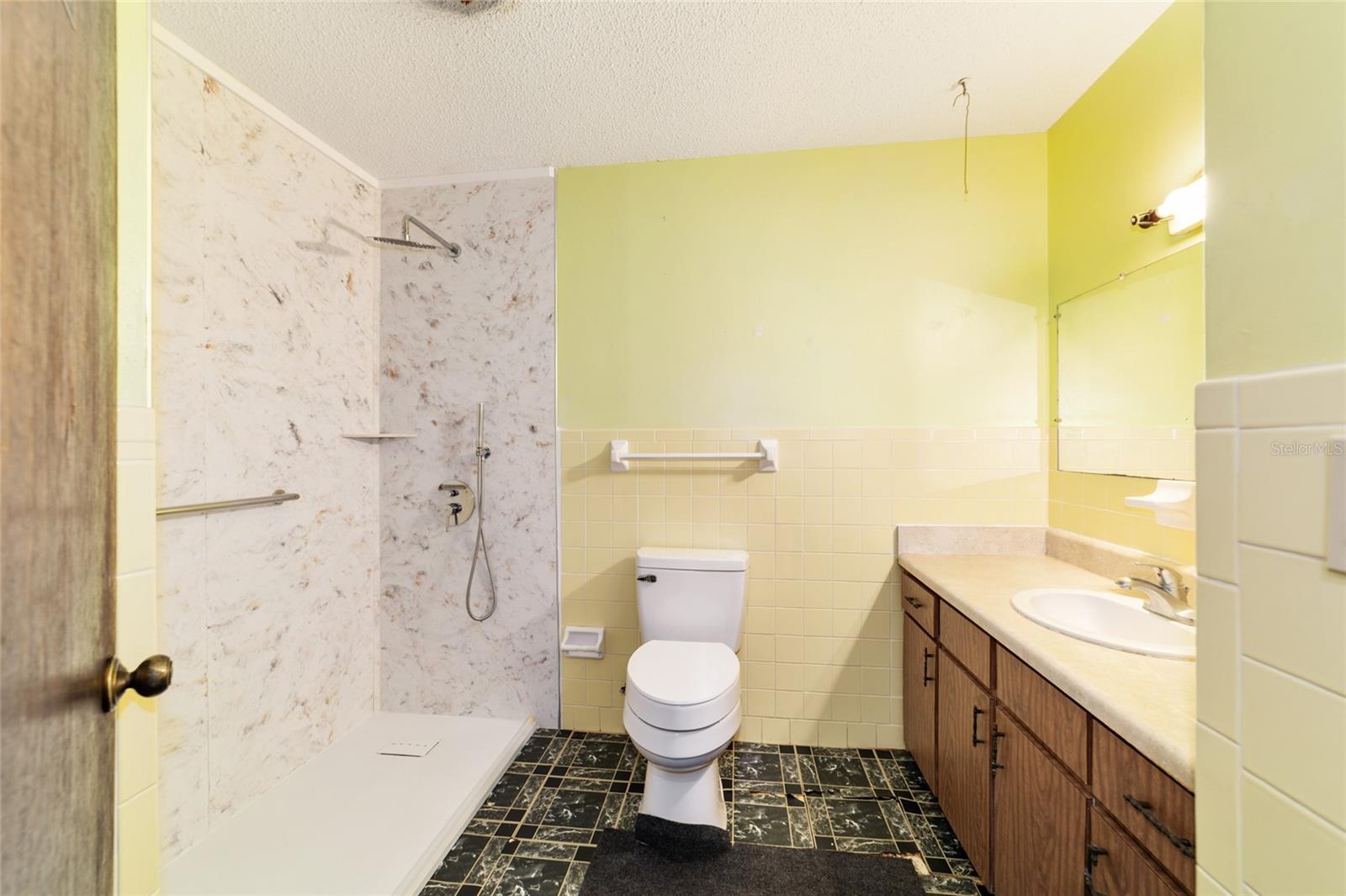 Image 26 of 67 For 1741 42nd Place