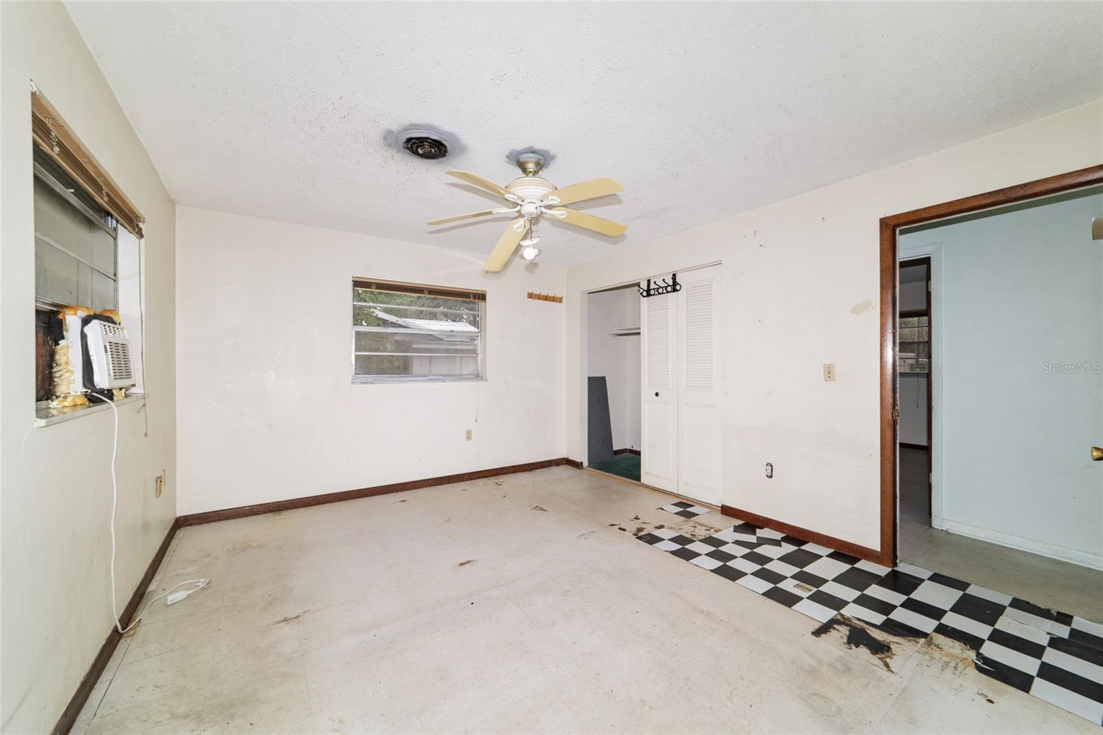 Image 44 of 67 For 1741 42nd Place