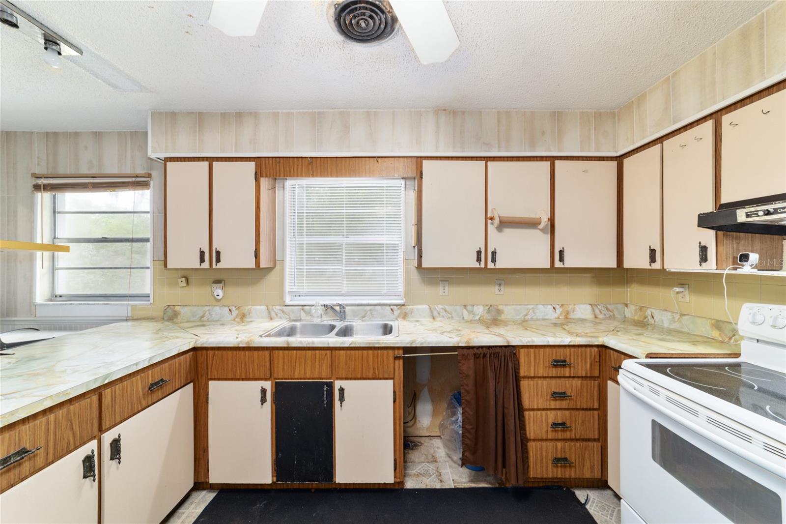 Image 7 of 67 For 1741 42nd Place