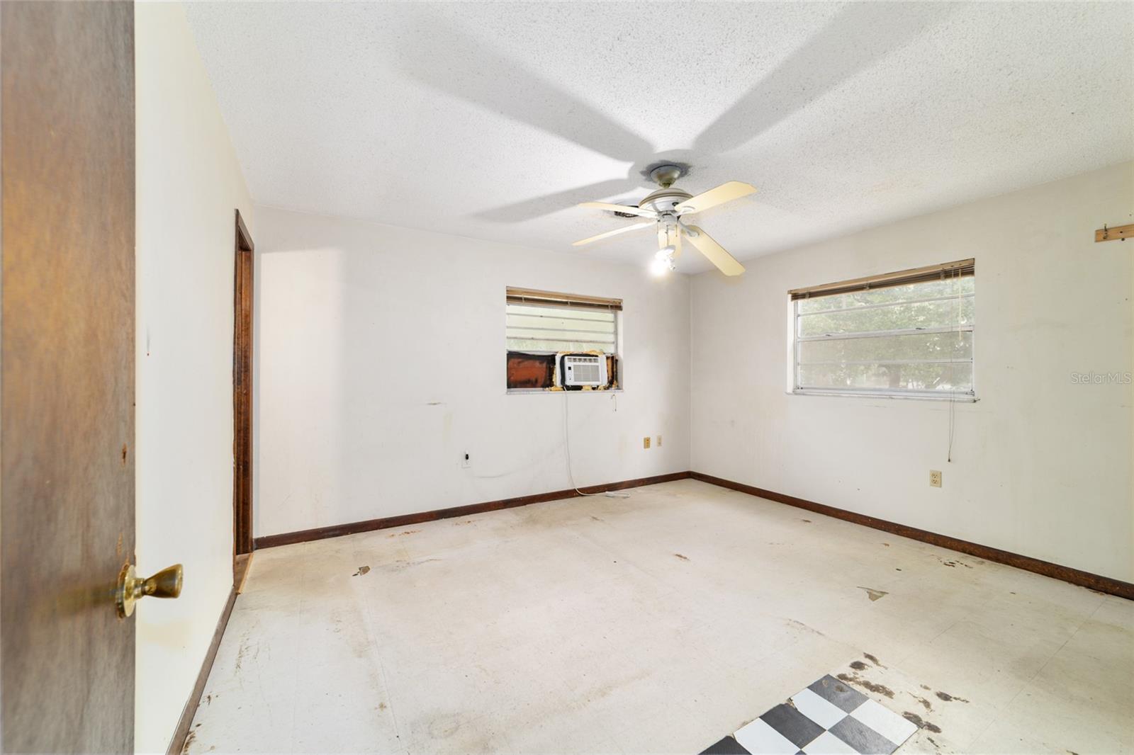 Image 9 of 67 For 1741 42nd Place