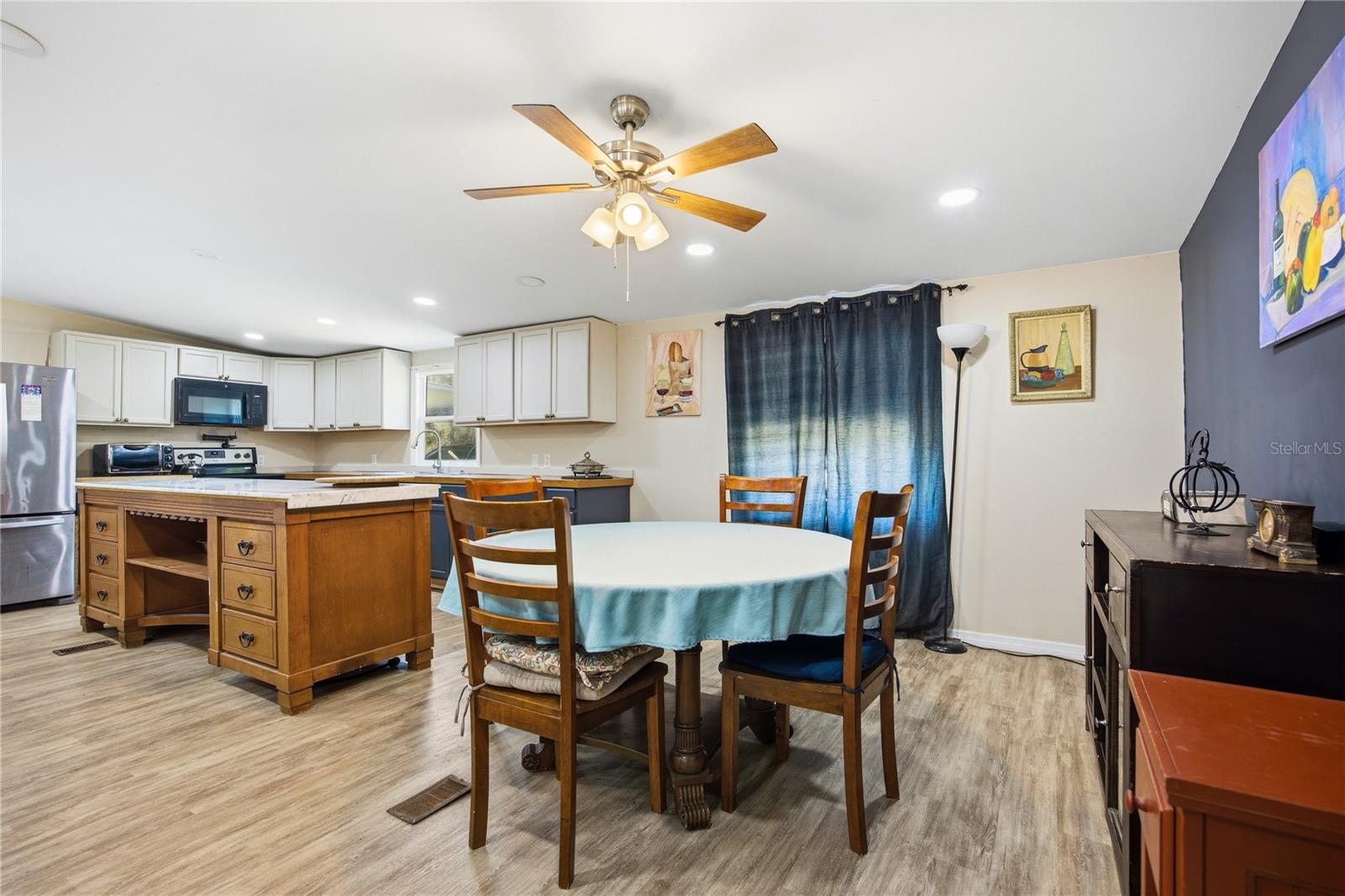 Image 12 of 32 For 636 Union Avenue